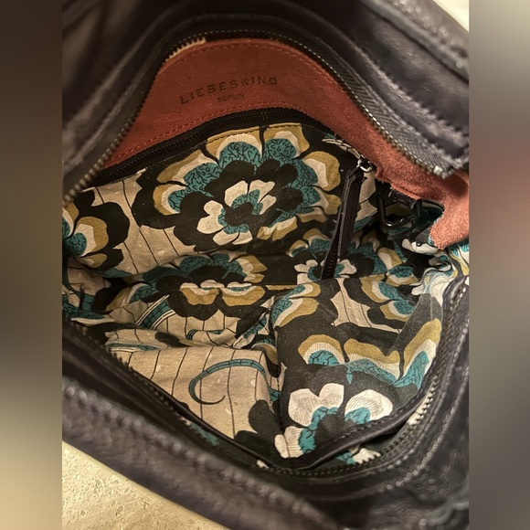 LIEBESKIND LEATHER CROSSBODY BAG! - Picture 7 of 9